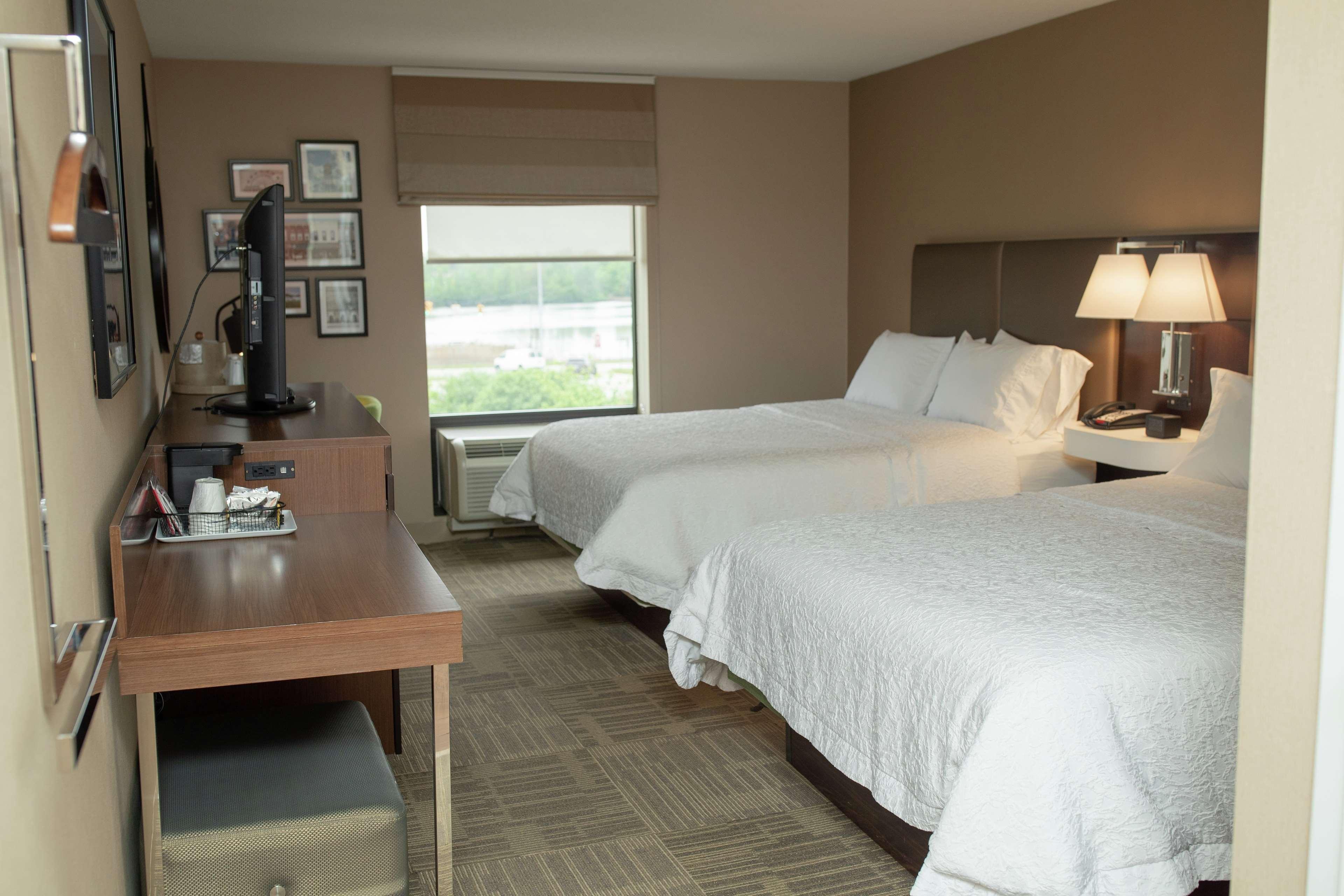Hampton Inn Commerce/Novi Luaran gambar