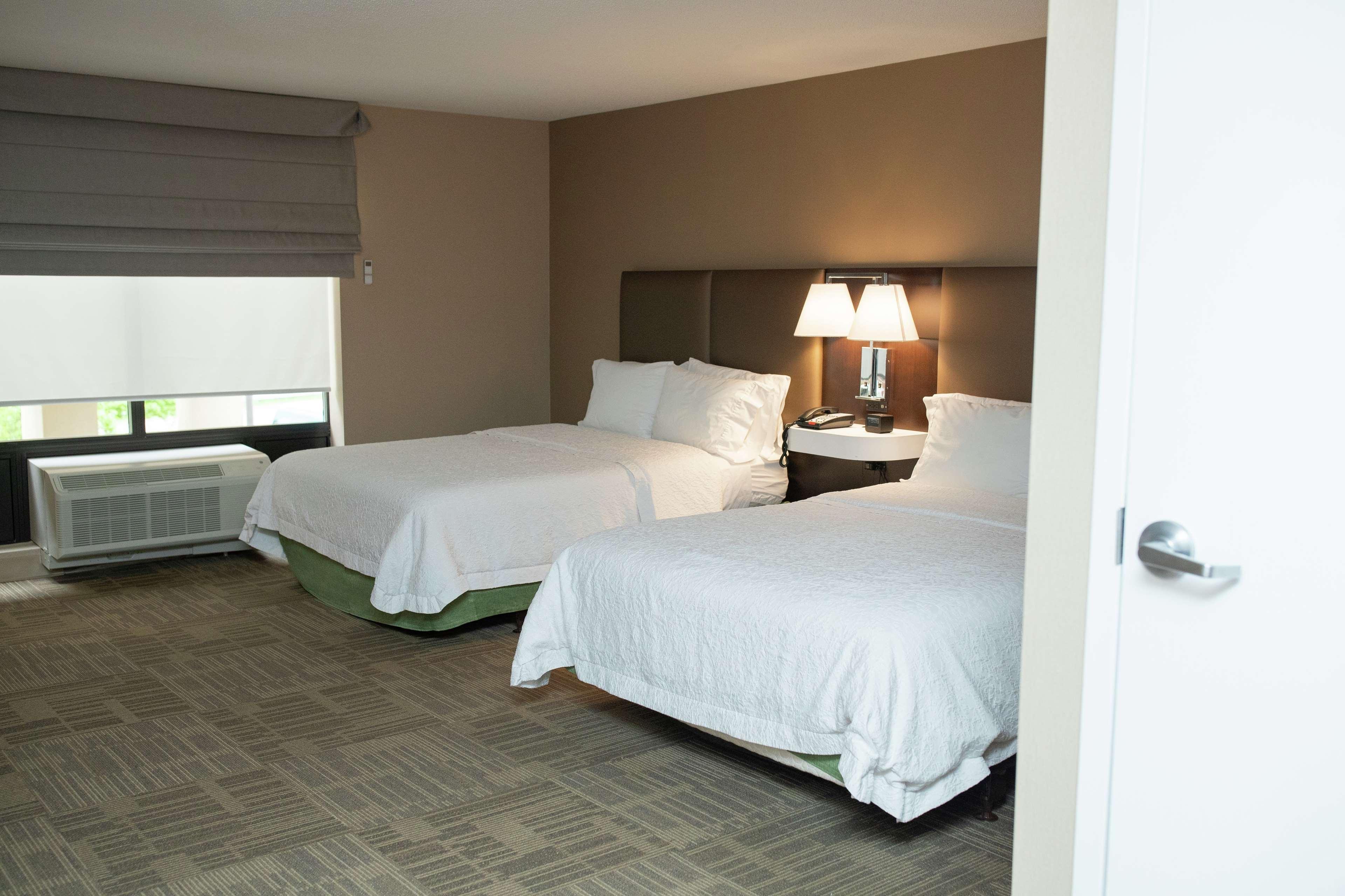 Hampton Inn Commerce/Novi Luaran gambar