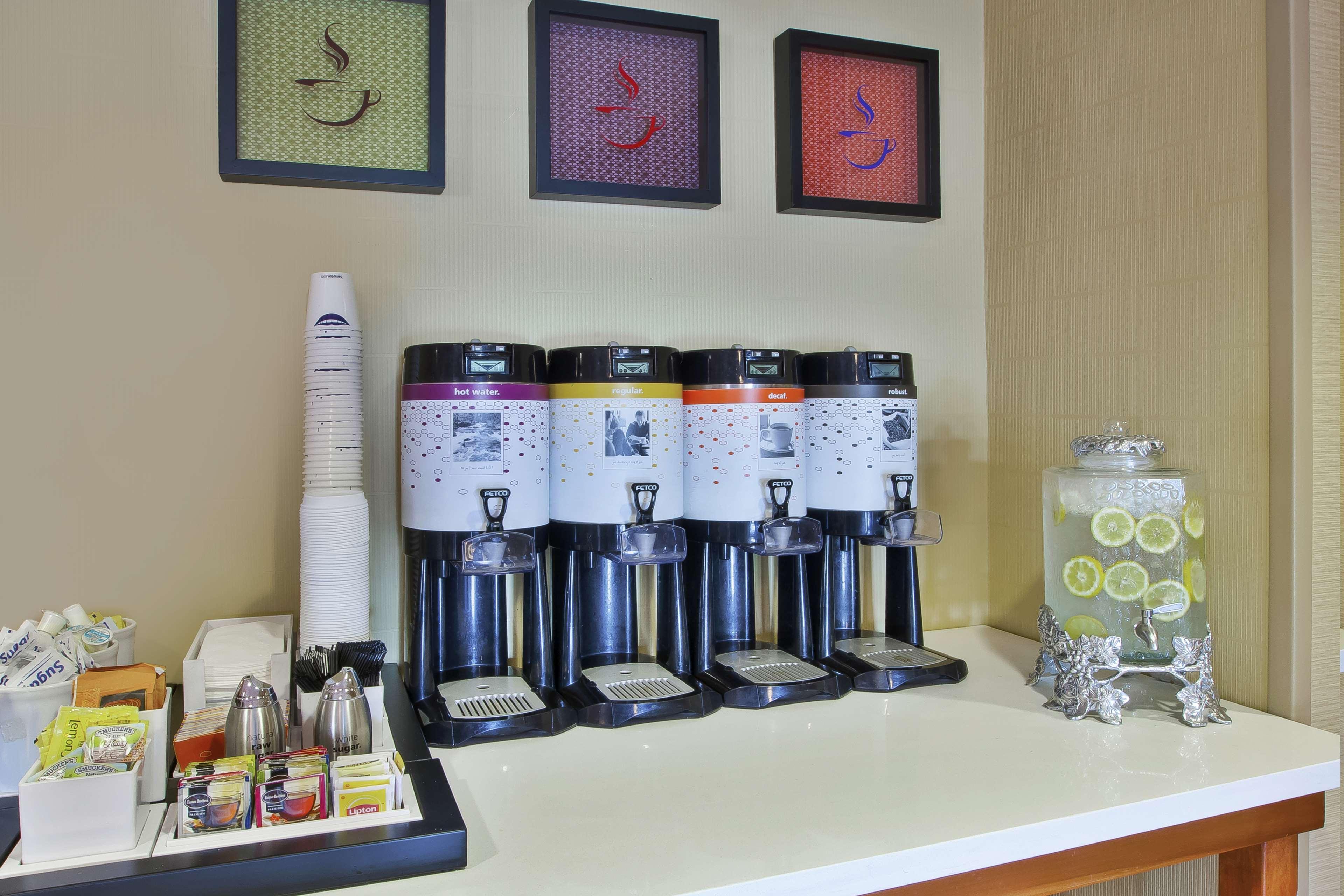 Hampton Inn Commerce/Novi Luaran gambar