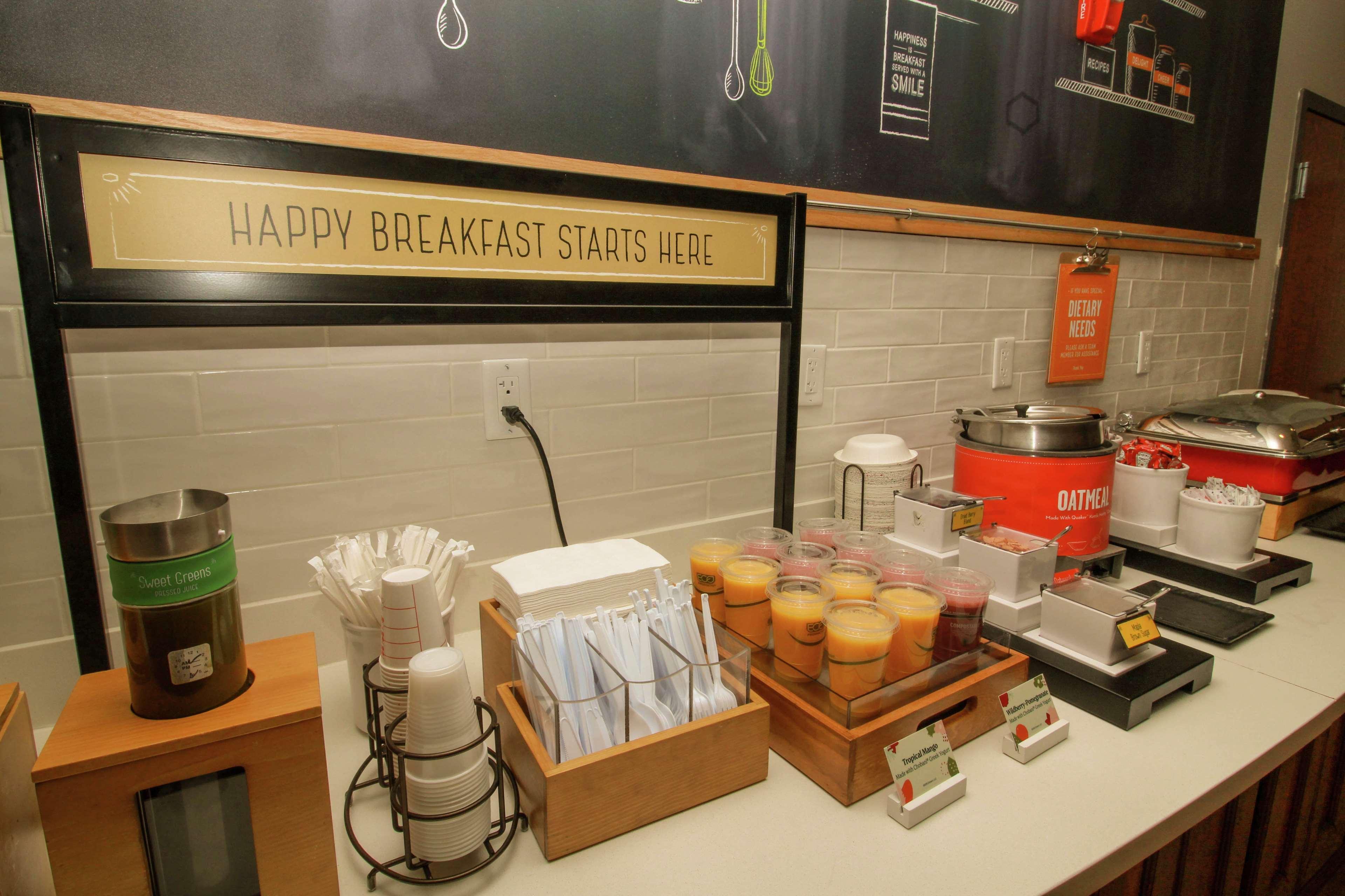 Hampton Inn Commerce/Novi Luaran gambar