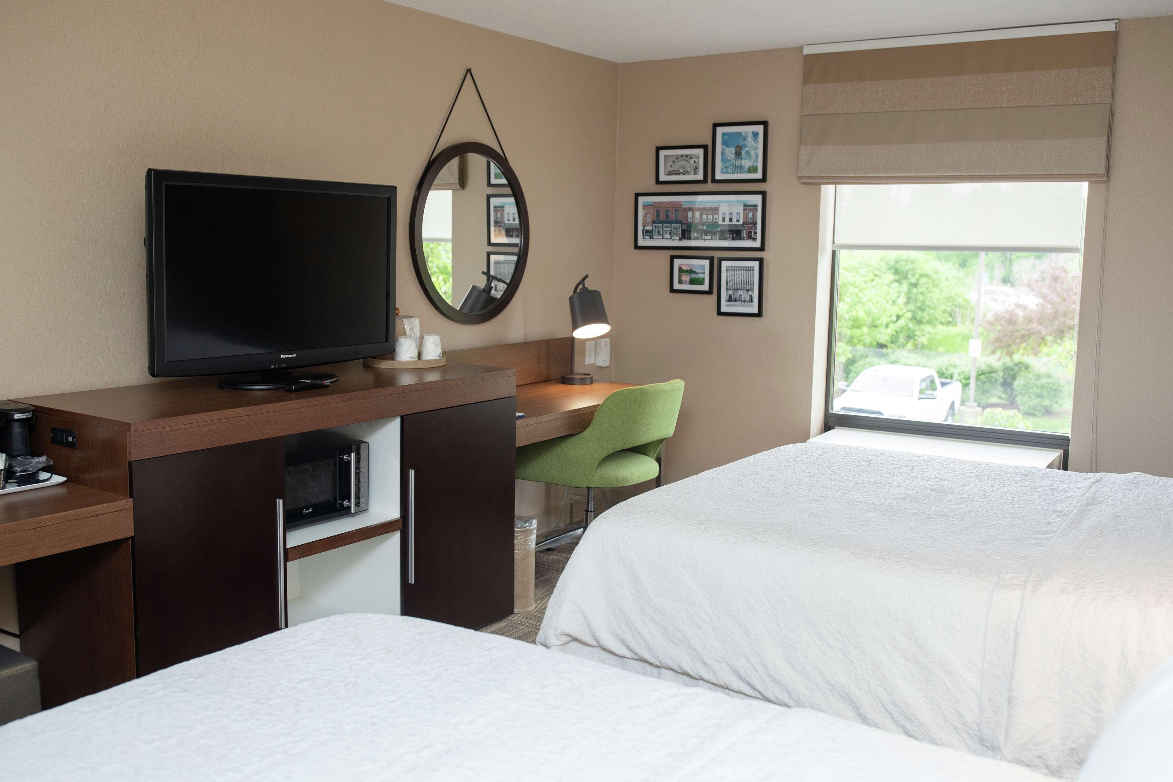 Hampton Inn Commerce/Novi Luaran gambar