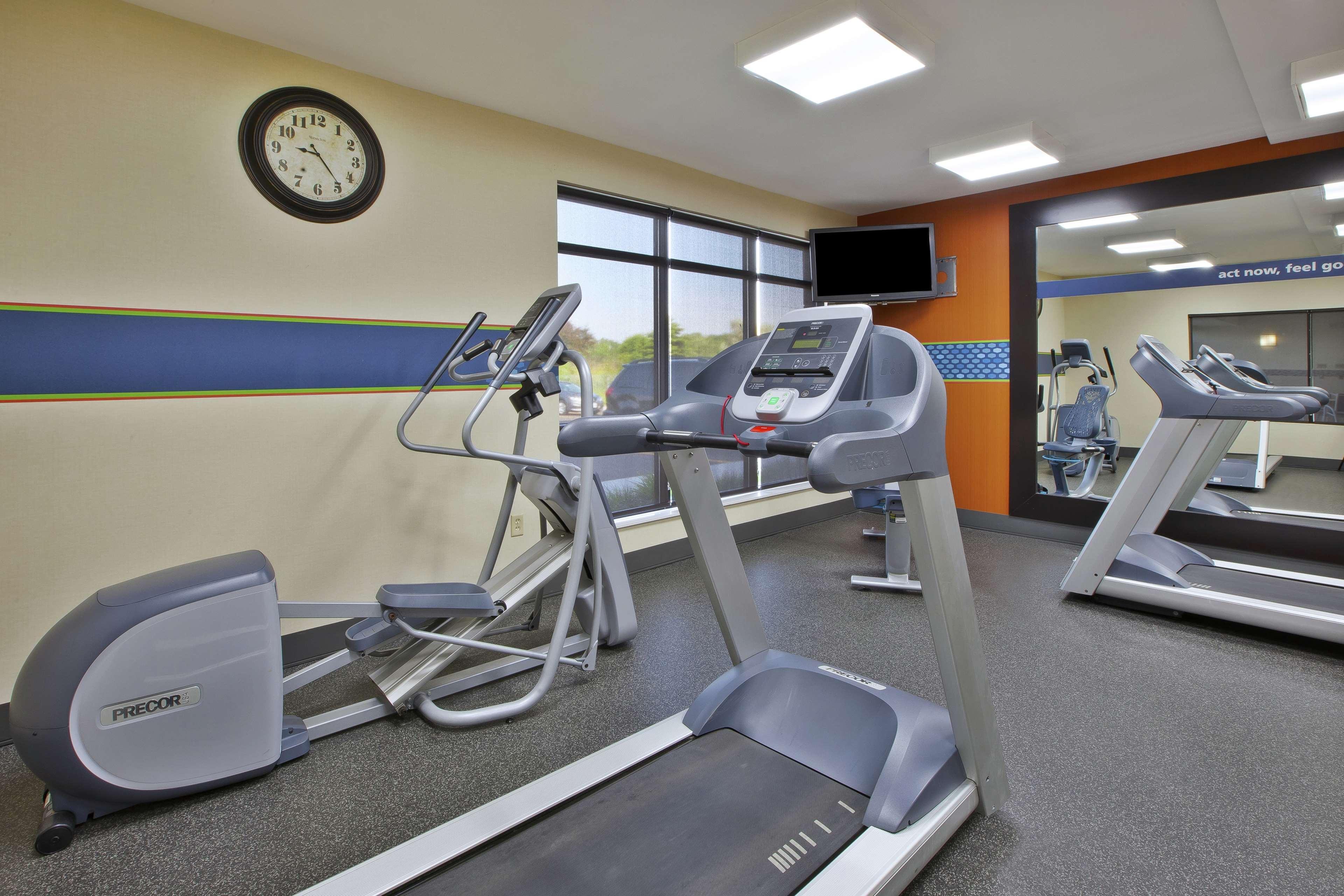 Hampton Inn Commerce/Novi Luaran gambar