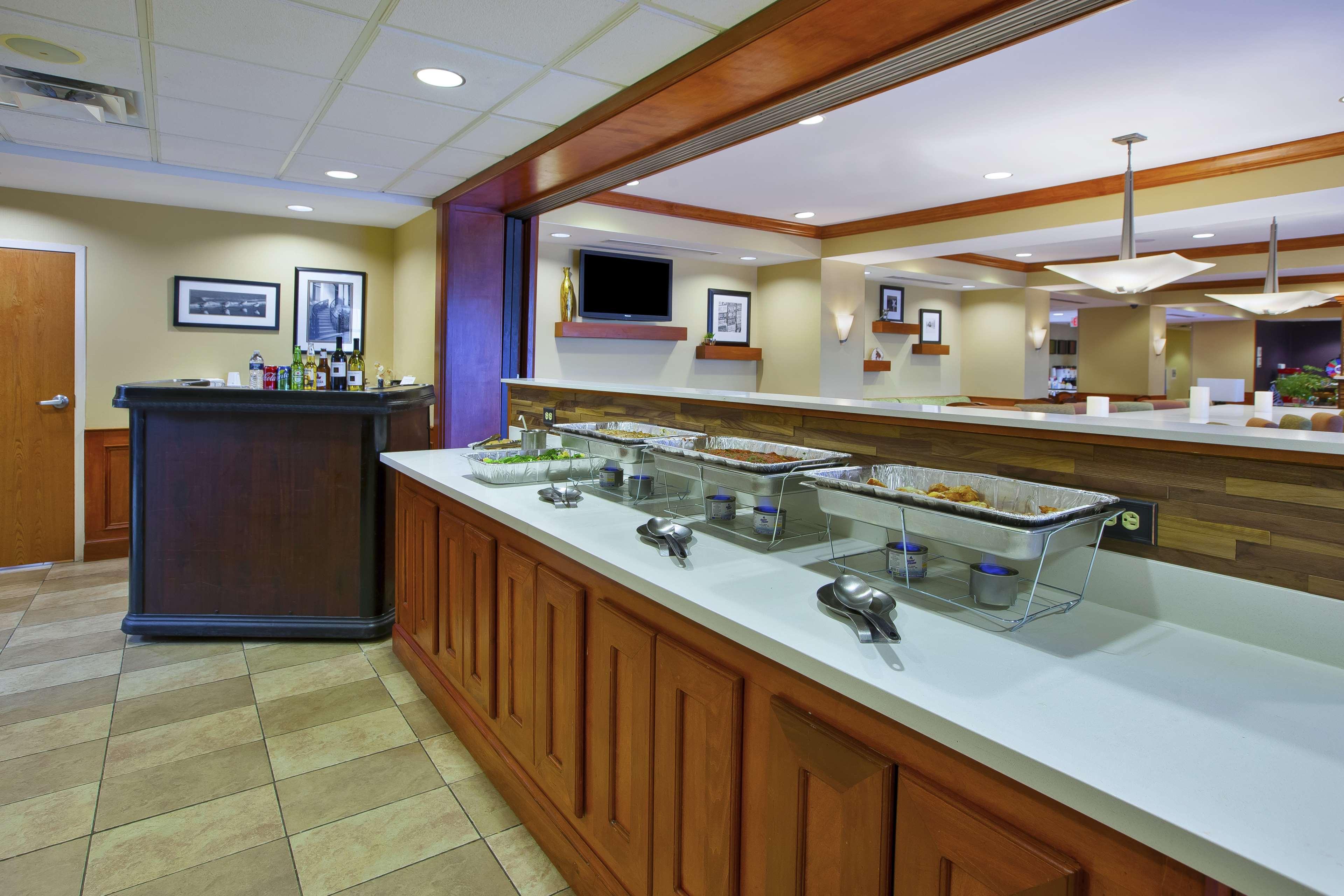 Hampton Inn Commerce/Novi Luaran gambar