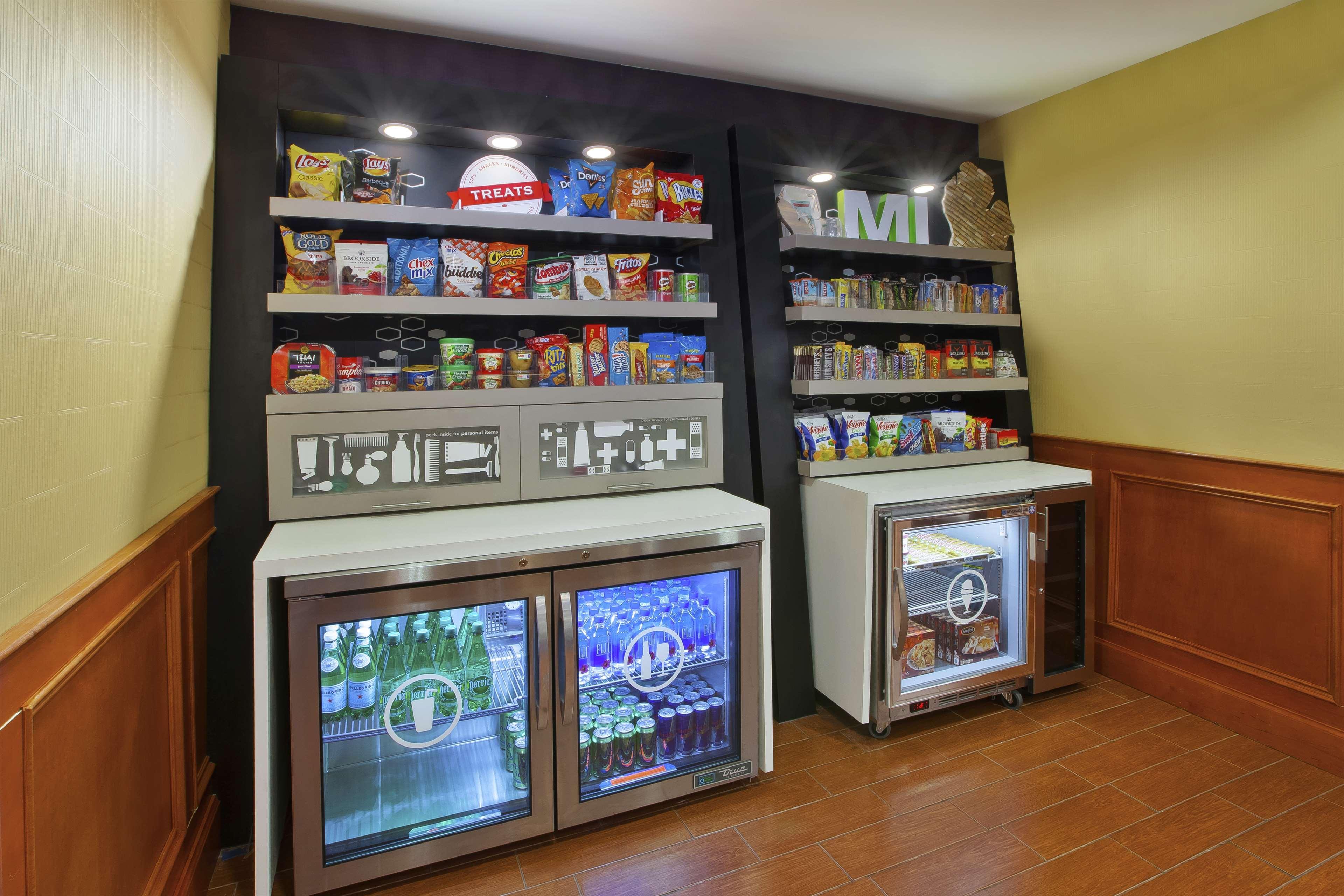 Hampton Inn Commerce/Novi Luaran gambar