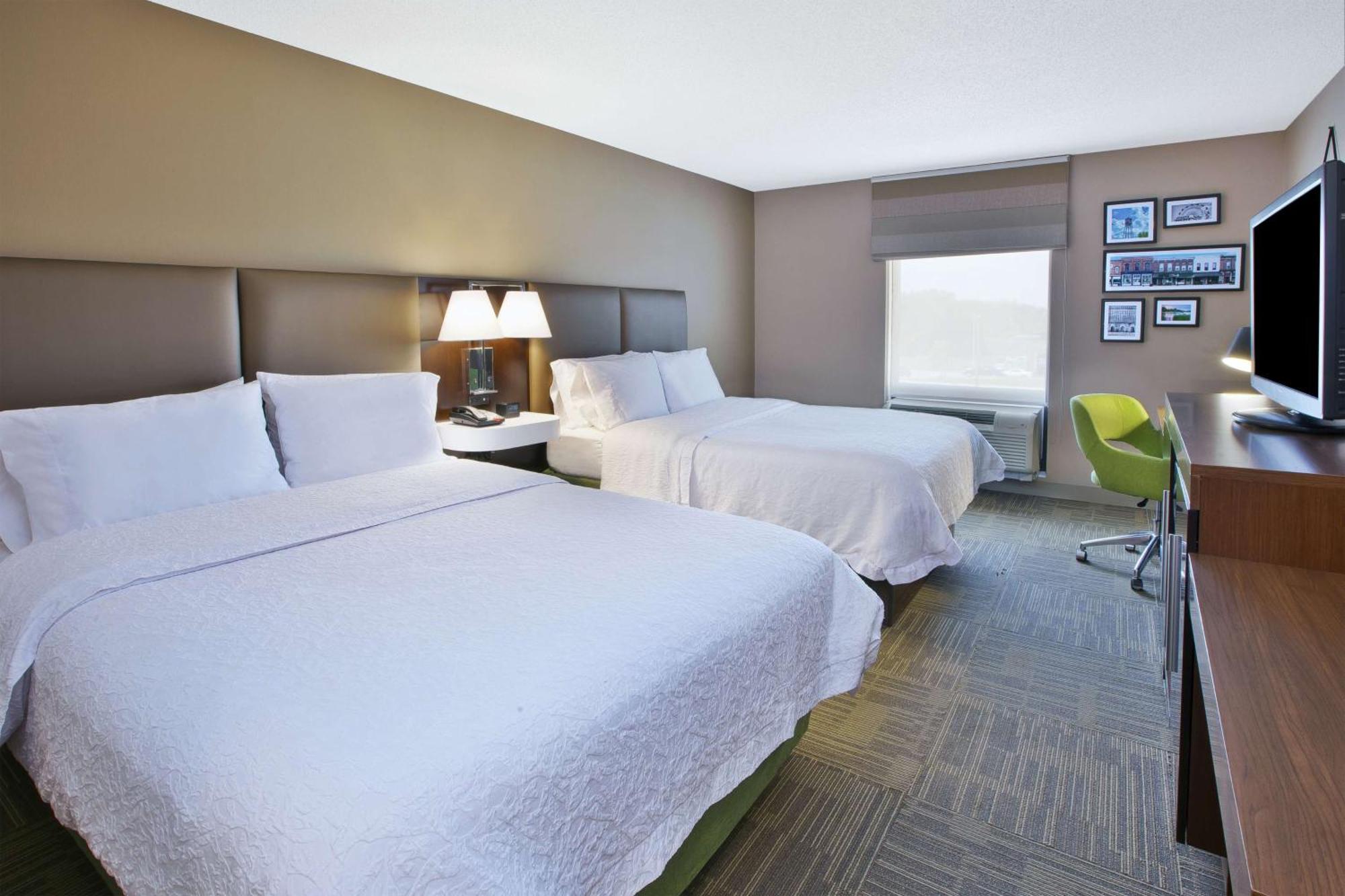 Hampton Inn Commerce/Novi Luaran gambar