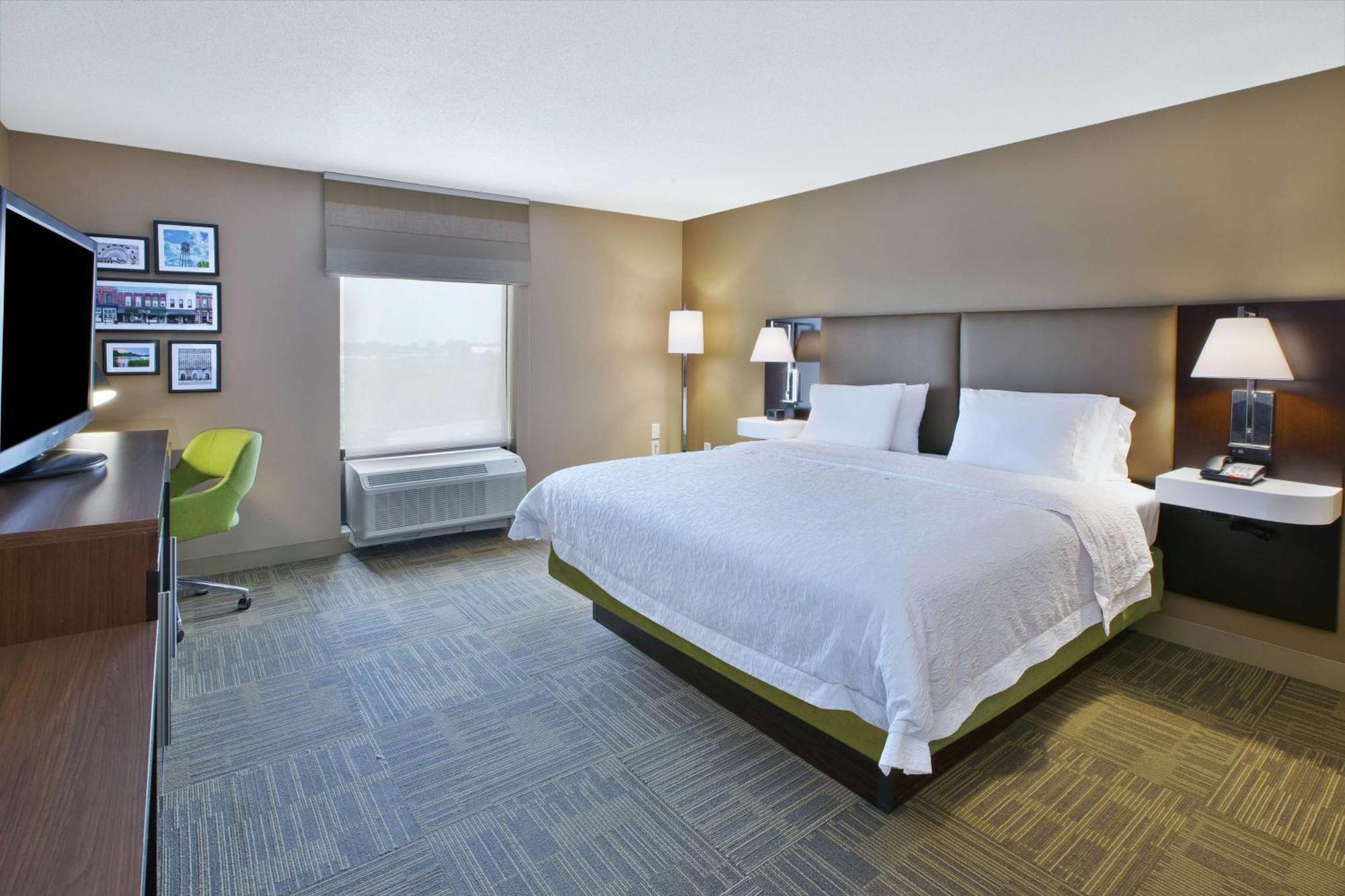 Hampton Inn Commerce/Novi Luaran gambar