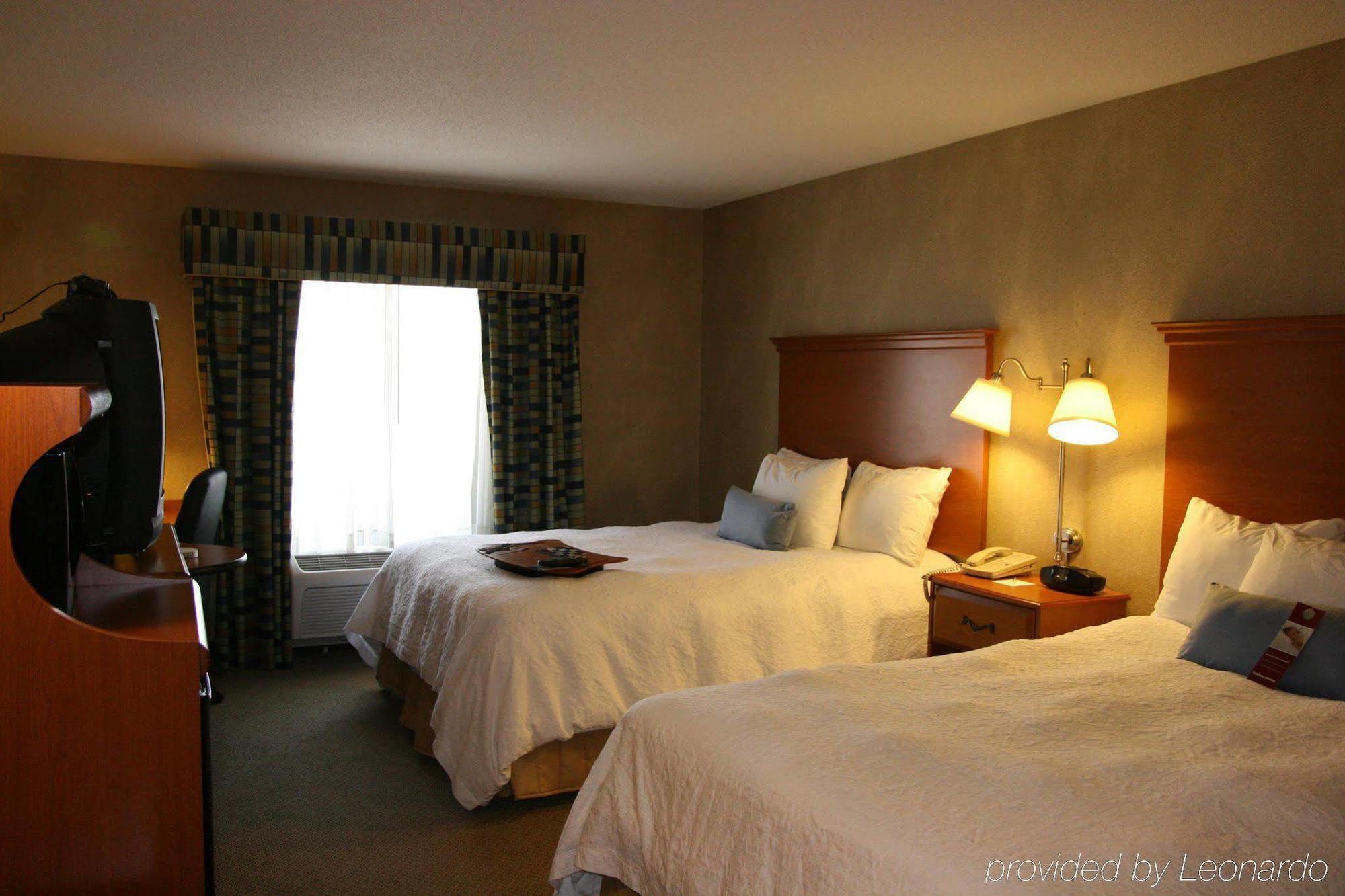 Hampton Inn Commerce/Novi Bilik gambar